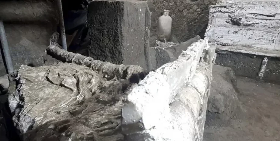 археологи, раскопки, открытия, археология, история, Помпеи, рабы, комната, вилла, кровать, Везувий