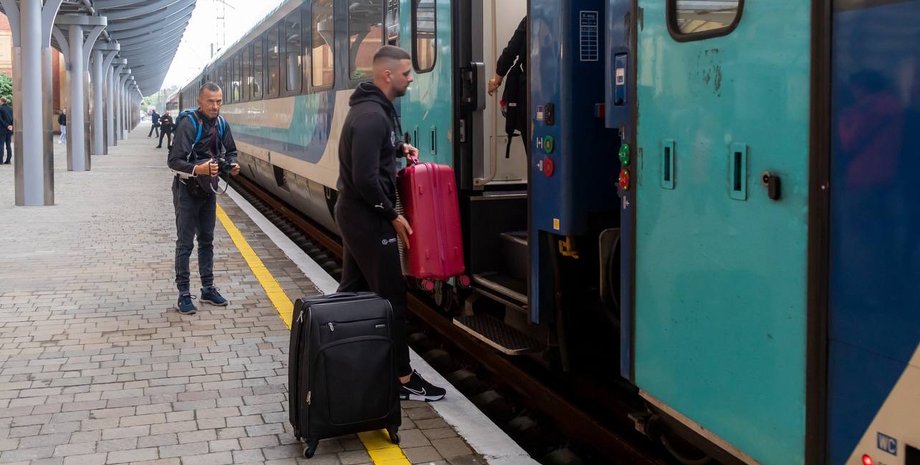 поїзд укрзалізниці укрзалізниця пасажири