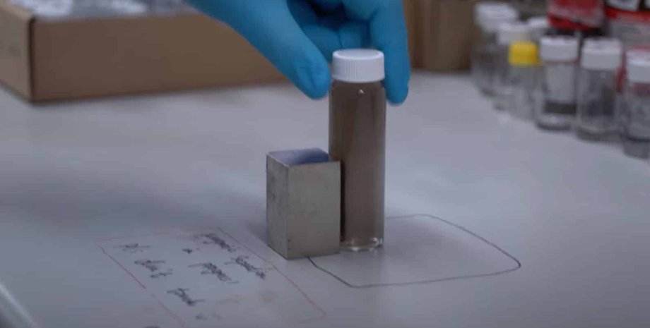 грязная вода, проба воды