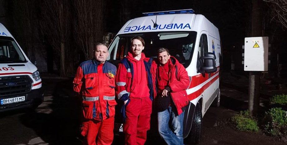 Скорая помошь, спасатели, медики,