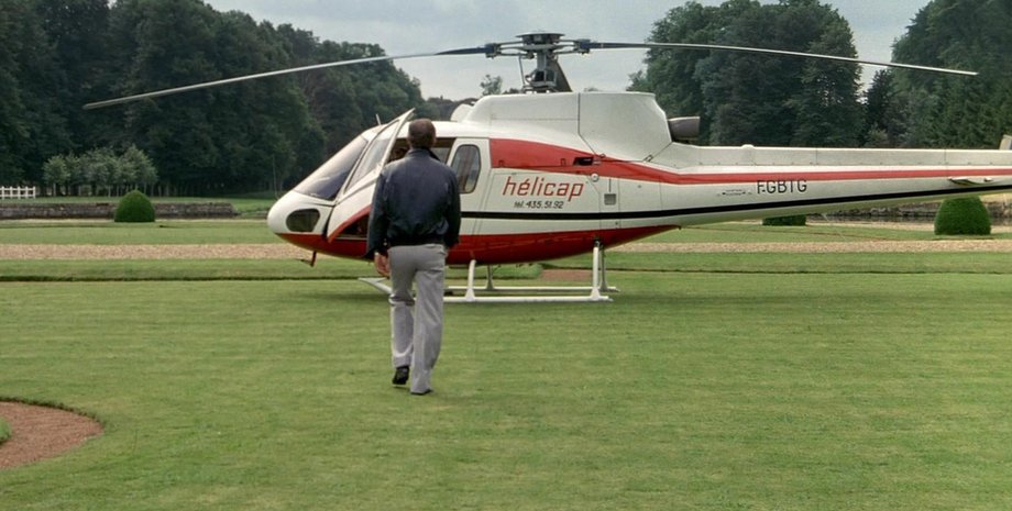 Кадр из фильма "Профессионал"