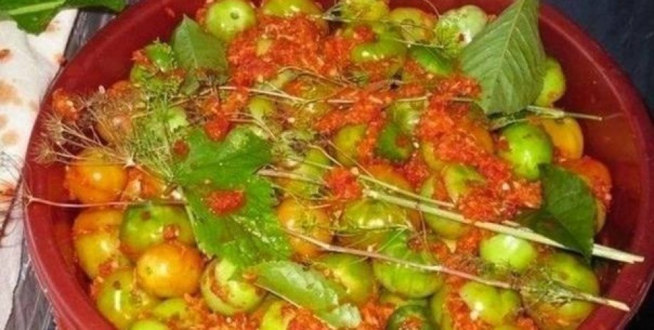 Соленые зеленые помидоры по-грузински