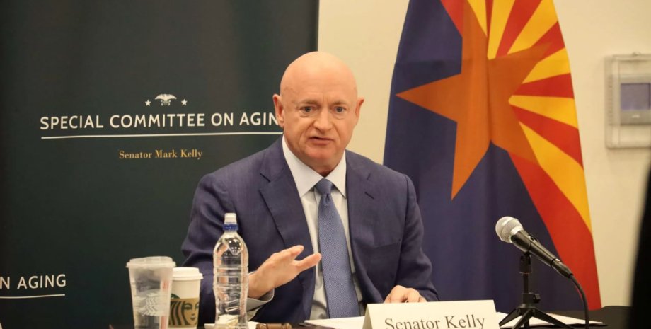Сенатор США, Марк Келли, демократ, выборы в Украине