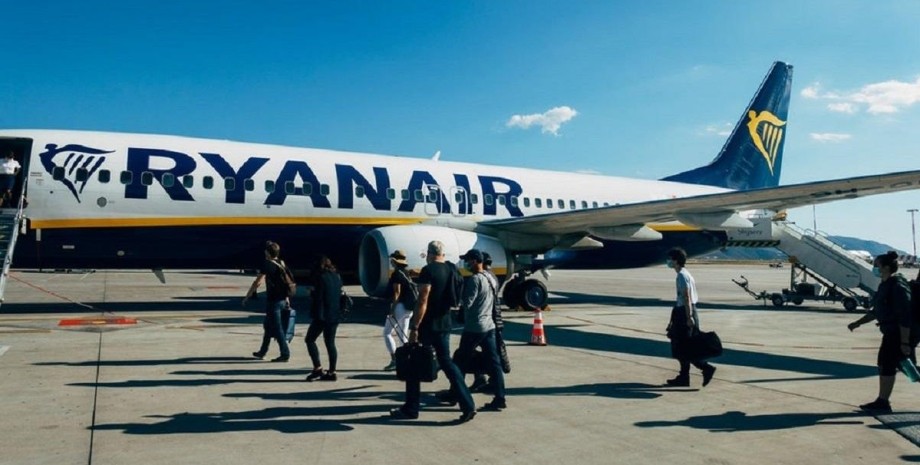 Ryanair, Познань, аэропорт, скандал,