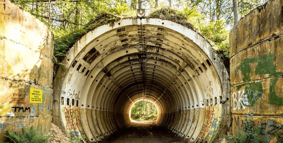 Кломино, заброшенный город в Польше, город-призрак, руины города, заброшенный город, населенный пункт, история заброшенного города