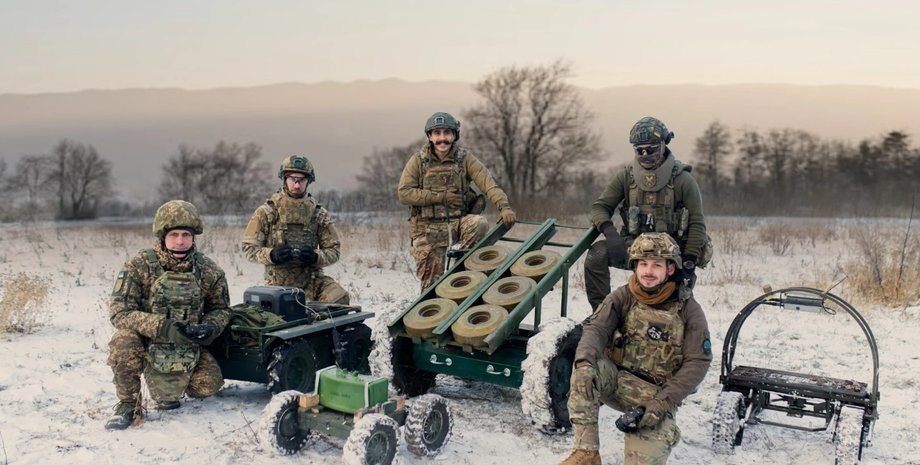 Бойцы подразделения Хартия