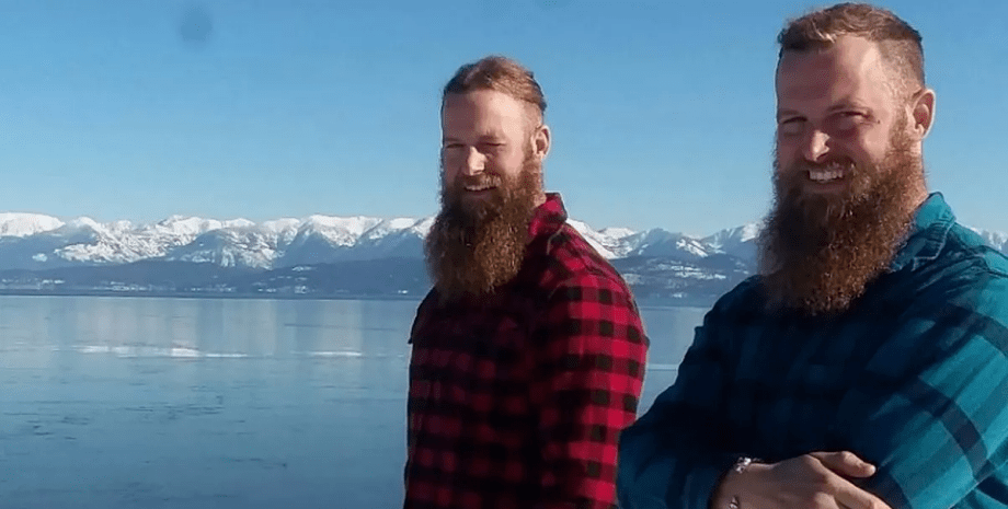 Братья строят деревню викингов, деревня викингов Валгалла, скандинавский стиль, хоббиты, Хоббитон, фанаты Толкиена, строительство