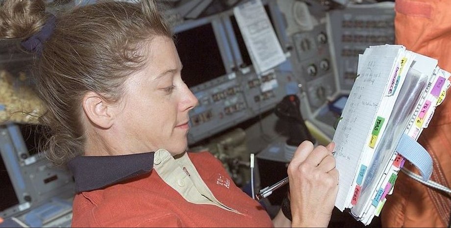 космос, мкс, ручка в космосе