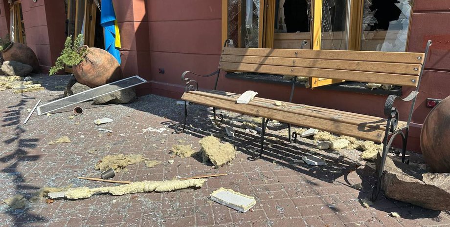 Чернігів, обстріл, драмтеатр, обстріл