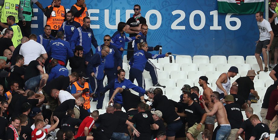 Стоклновение с венгерскими фанатами / Фото: ТАСС