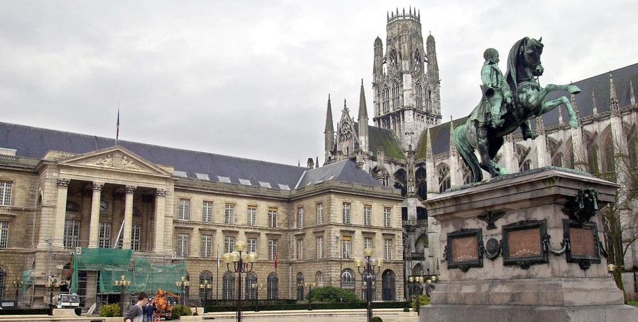 Статуя Наполеона в Руане. наполеон статуя,