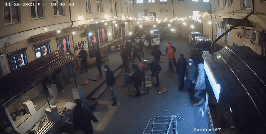 Бар, Киев, Центурия, Хвильовий, нападение