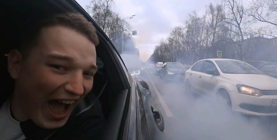 эдвард бил, блогер, авария, дтп,, москва, садовое кольцо, центр москвы, смоленская площадь