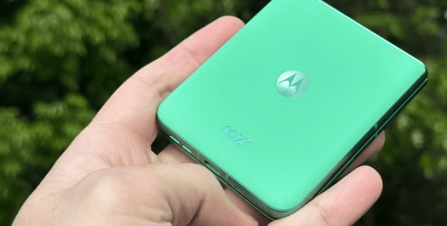 телефон Motorola лучший складной смартфон