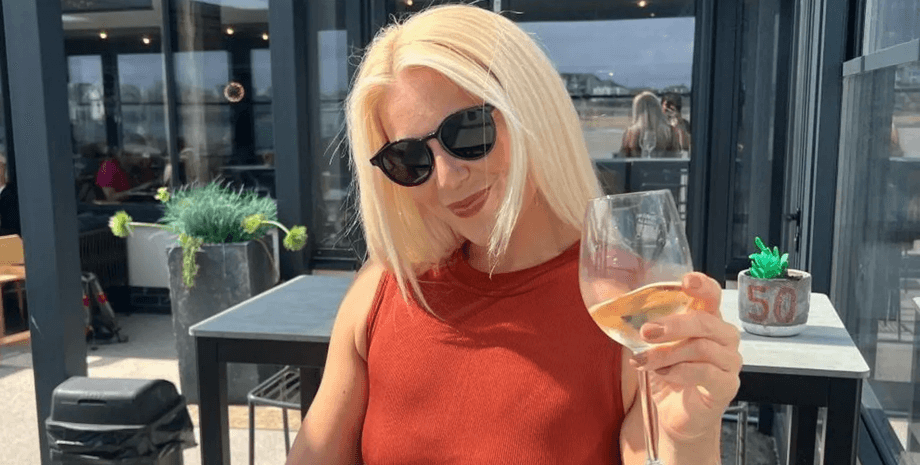 Сотрудницу полиции Северного Уэльса Памелу Притчард уволили после серии неподобающих действий на вечеринке