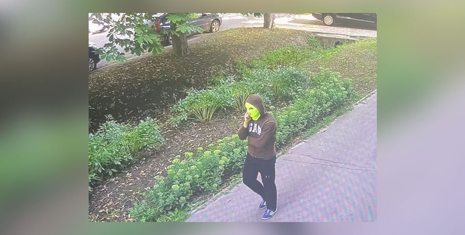 Миргород, Полтавская область, подросток, кража, кроссовки