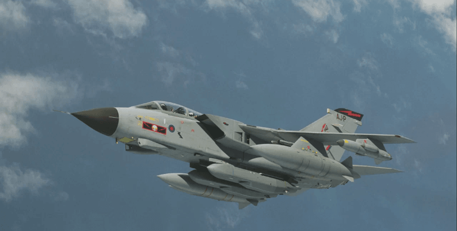 поставки дальнобойных ракет украине