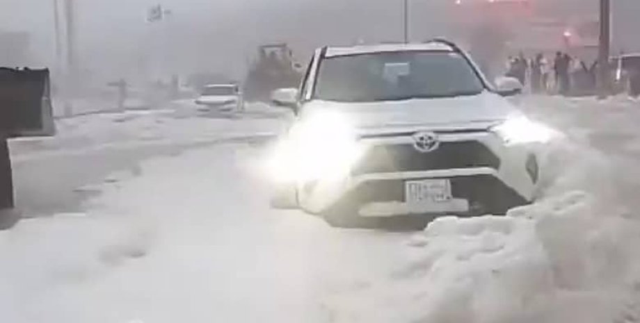 Саудовская Аравия, снег, снегопад, автомобиль, дорога, погода