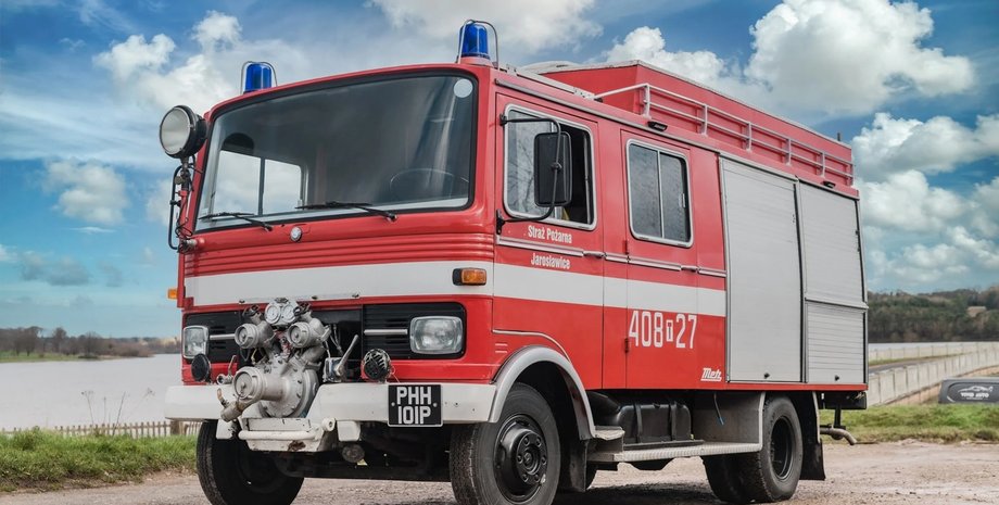 пожарный мерседес, Пожарный Mercedes, Mercedes LPK 608, автодом Mercedes, дом на колесах