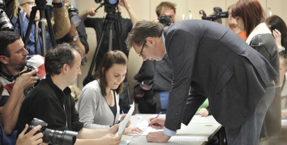 Александр Вучич на избирательном участке, Белград, 24 апреля 2016 года / Фото: radiosvoboda.org