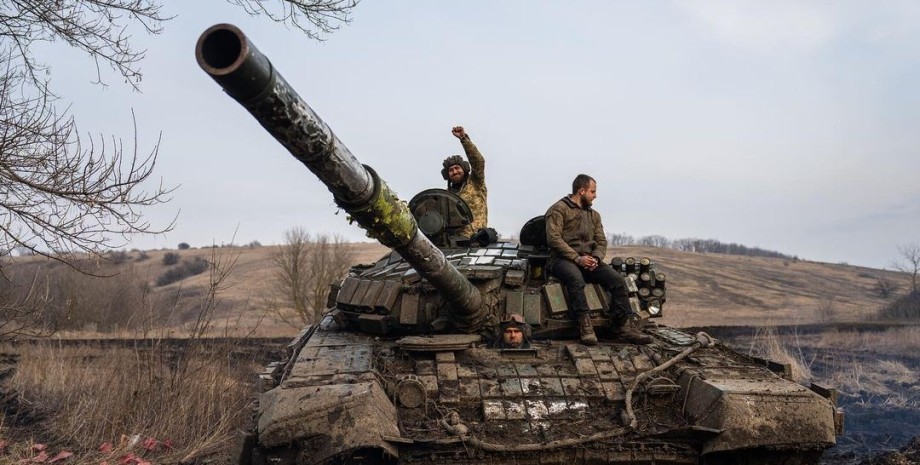 Podle příkazu Natalia Humeniuk se zejména ukrajinská armáda snaží udržet isthmus...