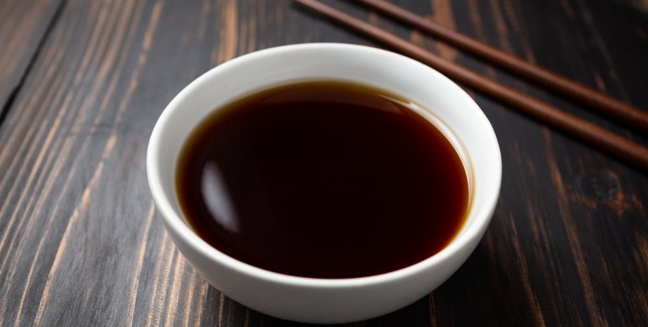 Небезпечно для вашого здоров'я: блогерка розповіла, як насправді роблять соєвий соус