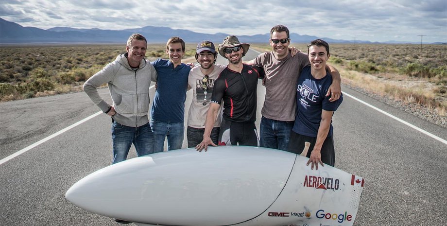 Создатели нового велосипеда AeroVelo Eta / Фото: http: engadget.com