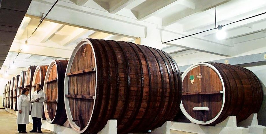 Бочки на заводе "Таврия"