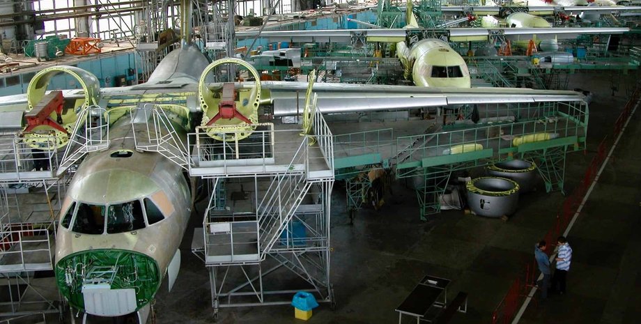 хаз, банкрутство хаз, заказ минобороні, ан-74 для всу, самолеты антонова, ХАЗ