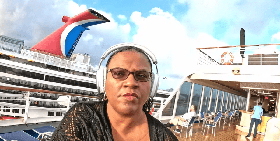 Женщина живет на круизных лайнерах и рассказывает о плюсах и минусах