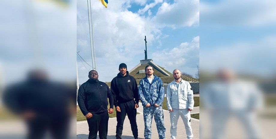 Энтони Джошуа и Александр Усик