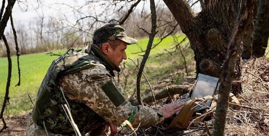 Украинский военнослужащий Военнослужащий, ВСУ, военный, солдат, война в Украине, контрнаступление ВСУ