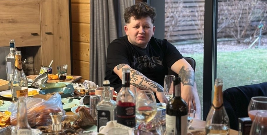 Блогер Міша Лебіга Блогер Міша Лебіга