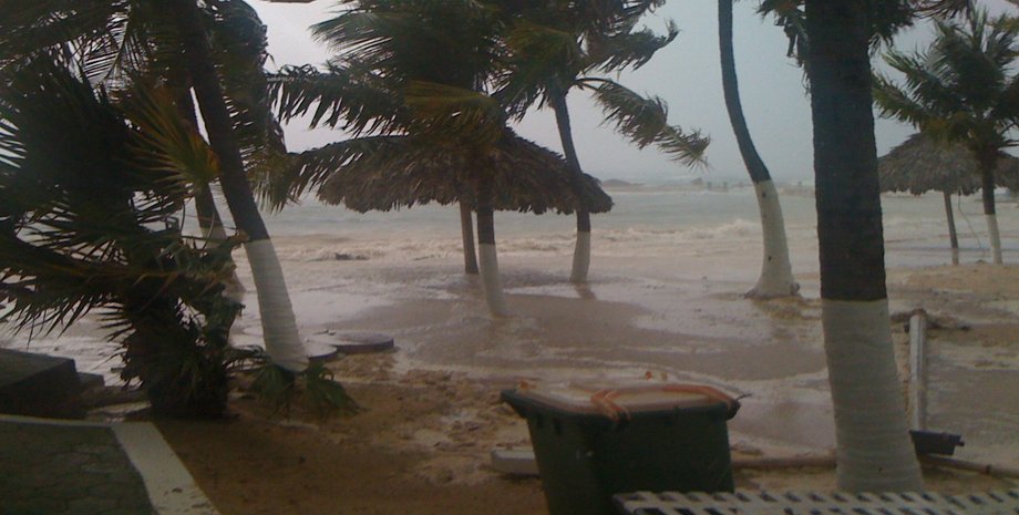 Тропический шторм / Фото: novation24.ru