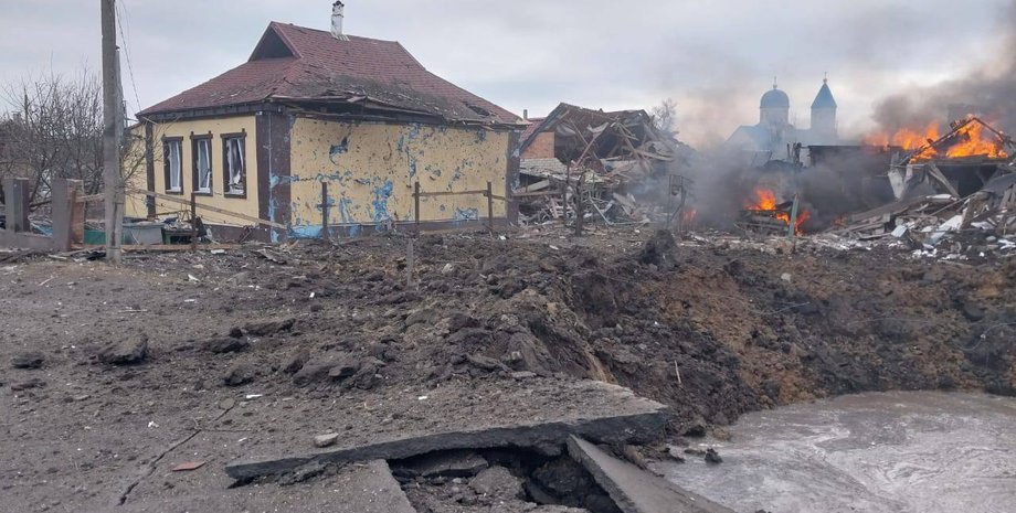 руйнування, вирва, руїни, пожежа, Борова, зруйнований будинок