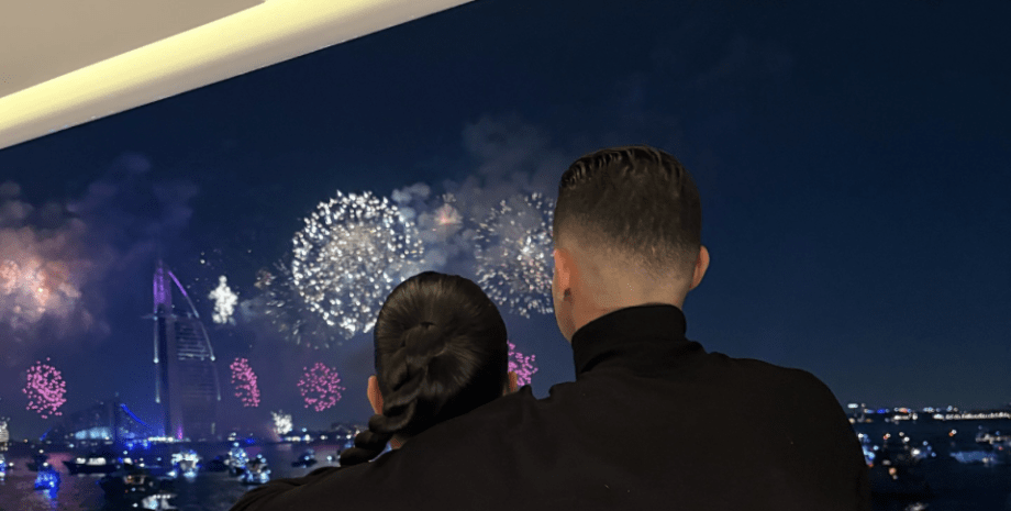 Джорджина Родригес и Криштиану Роналду Джорджина Родригес и Криштиану Роналду, новый 2025 год, невеста криштиану роналду, дети криштиану роналду