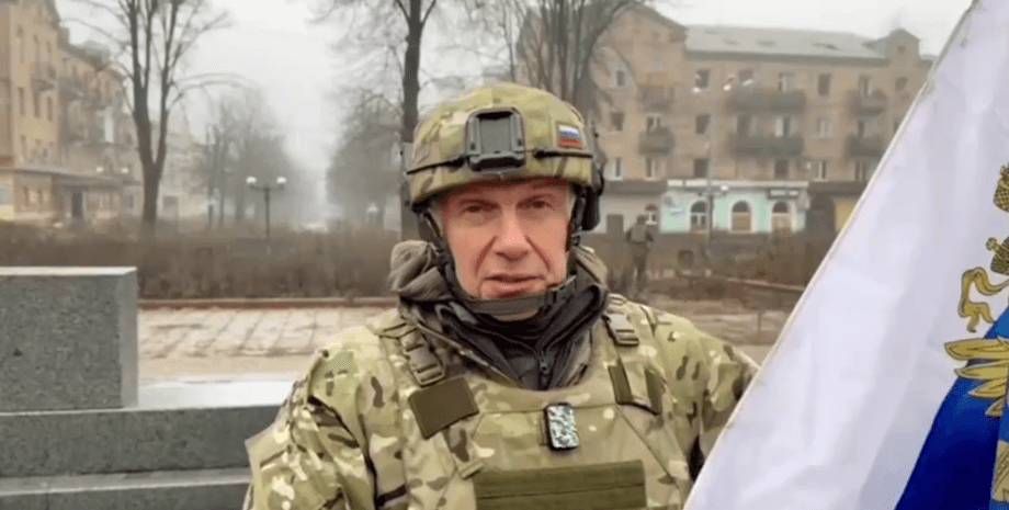 Соловйов встановив прапор у центрі окупованого Покровська