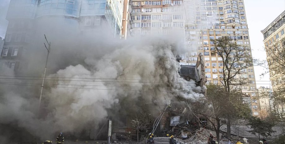 Атака удар приліт дрон-камікадзе Київ руйнування