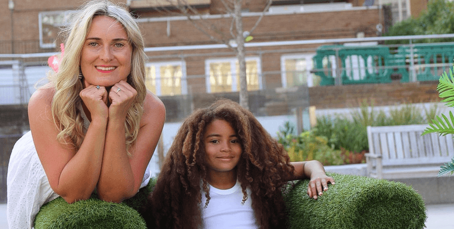 Хлопчик боїться стригти волосся, фобія стрижки, діагноз лікарів, довге волосся у хлопчика, хлопчик з косичками, виганяють зі школи