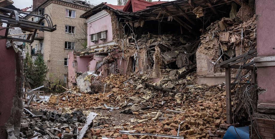 Бахмут, зруйнований Бахмут, руїни Бахмута