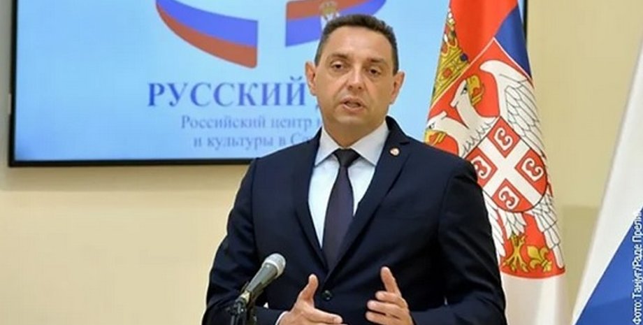 Александар Вулин