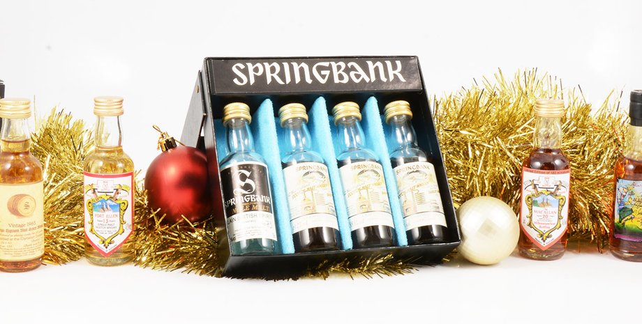 коллекция алкоголя, коллекция мини-бутылочек, виски, коллекционер