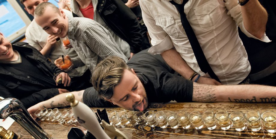 вживання алкоголю, поведінка мачо, алкоголізм,