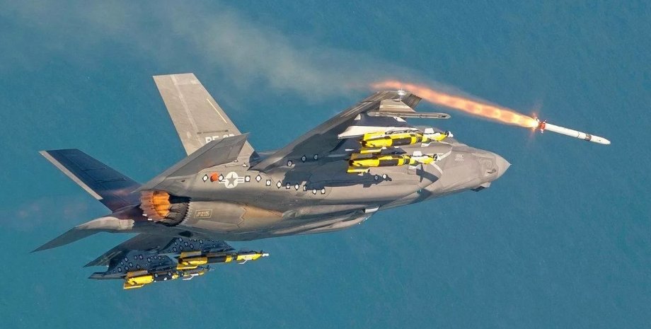 самолет F-35 США