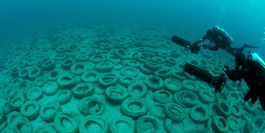 Аналогичный риф из покрышек в США. Фото: Wikipedia