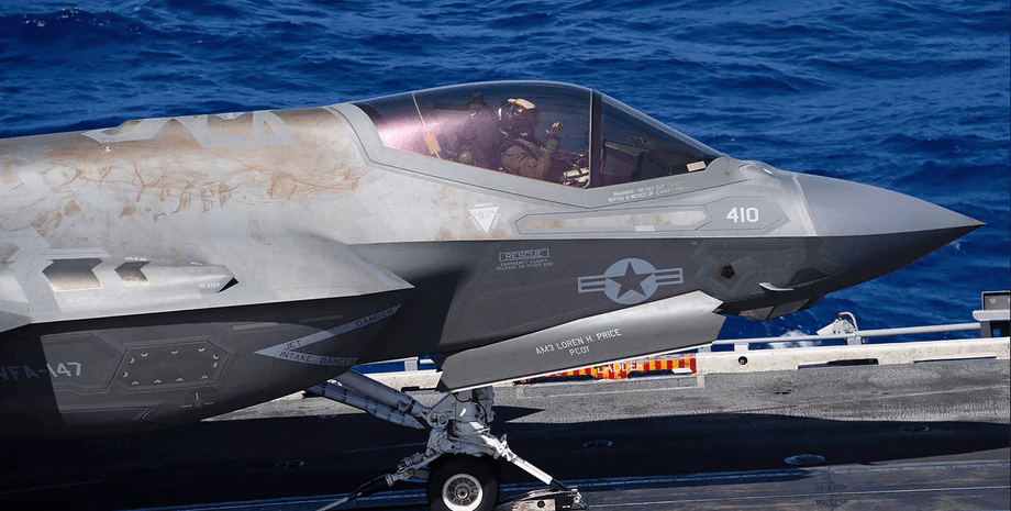 f-35 покрылся царапинами