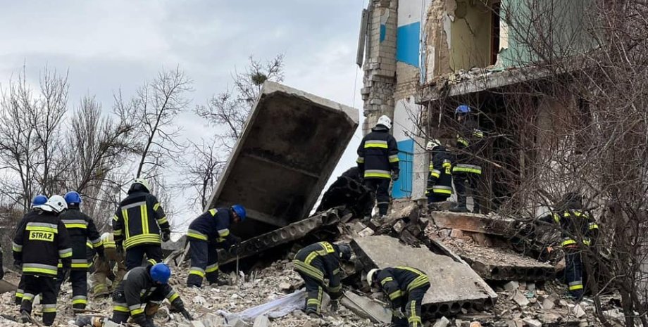 Бородянка разрушения обстрелы оккупанты война вторжение Украина спасатели