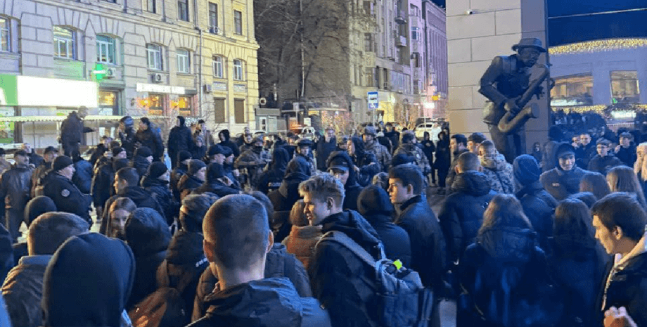 новости харькова, трц никольский, драка подростков, массовая драка