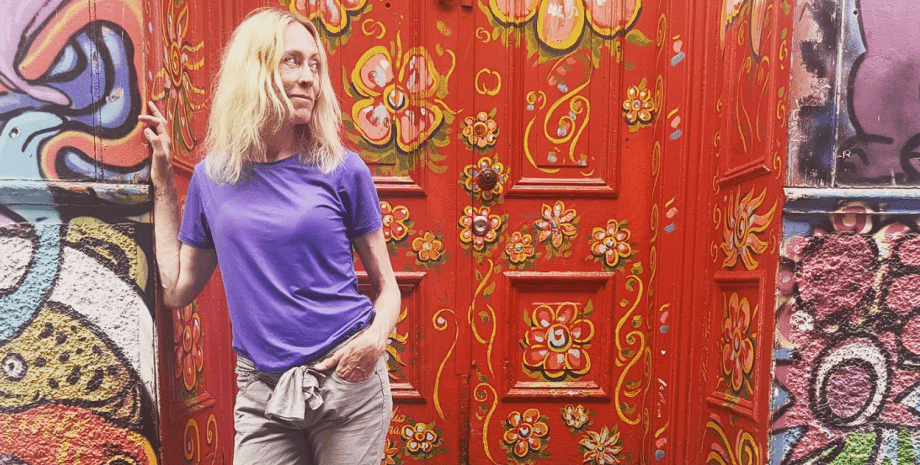 60-летняя женщина молодеет 60-летняя женщина молодеет, биологический возраст, авторша книги, особая диета, не стареет, 4 простых правила,