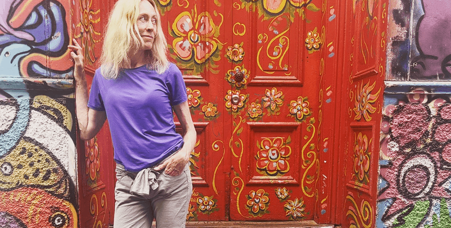 60-летняя женщина молодеет, биологический возраст, авторша книги, особая диета, не стареет, 4 простых правила,